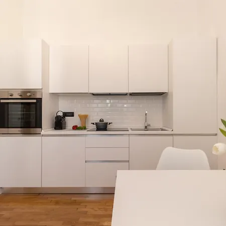 Elegante Con Terrazza Turyn