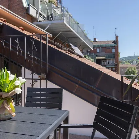 Elegante Con Terrazza Turyn