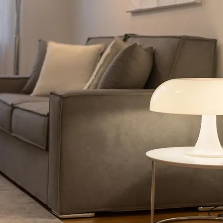 Elegante Con Terrazza