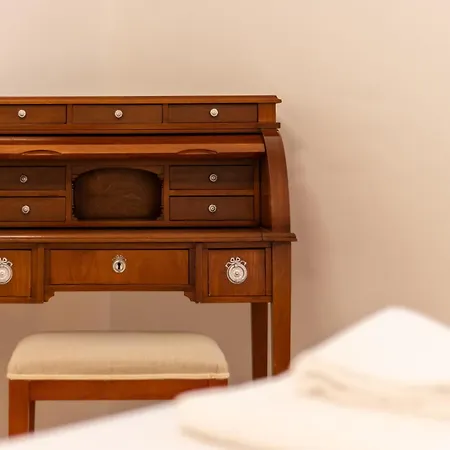 Elegante Con Terrazza