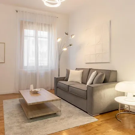 Daire Elegante Con Terrazza