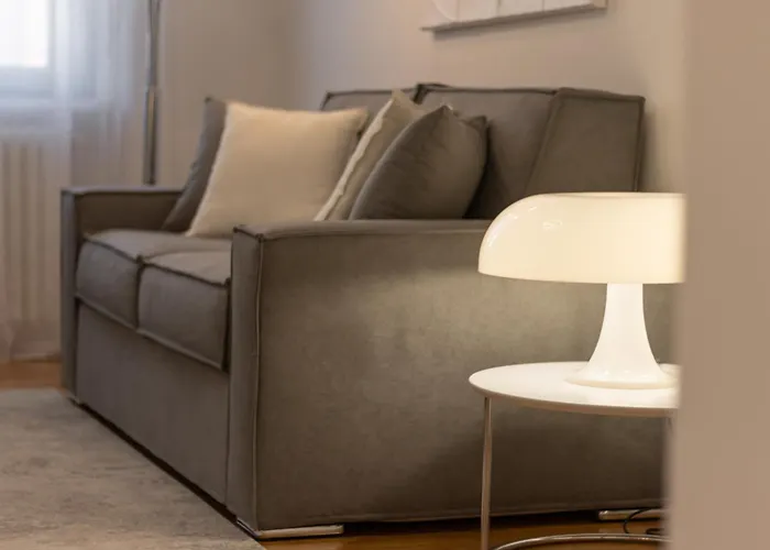 Elegante Con Terrazza