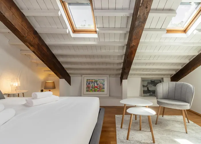 Elegante Con Terrazza Turin