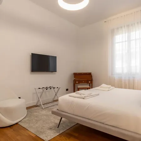 Apartamento Elegante Con Terrazza *